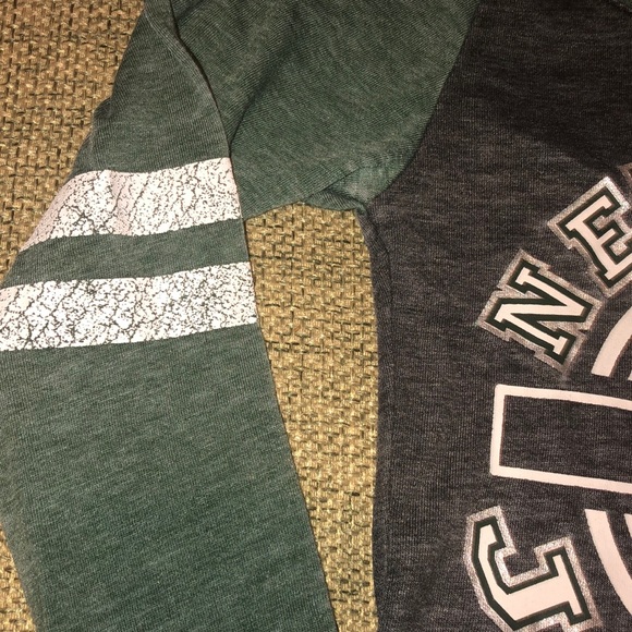 B2G1 NFL NHL NY Jets distressed raglan xs 4/5 - Picture 3 of 6